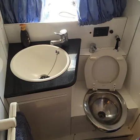 Bed & Breakfast Malbicas Boat *